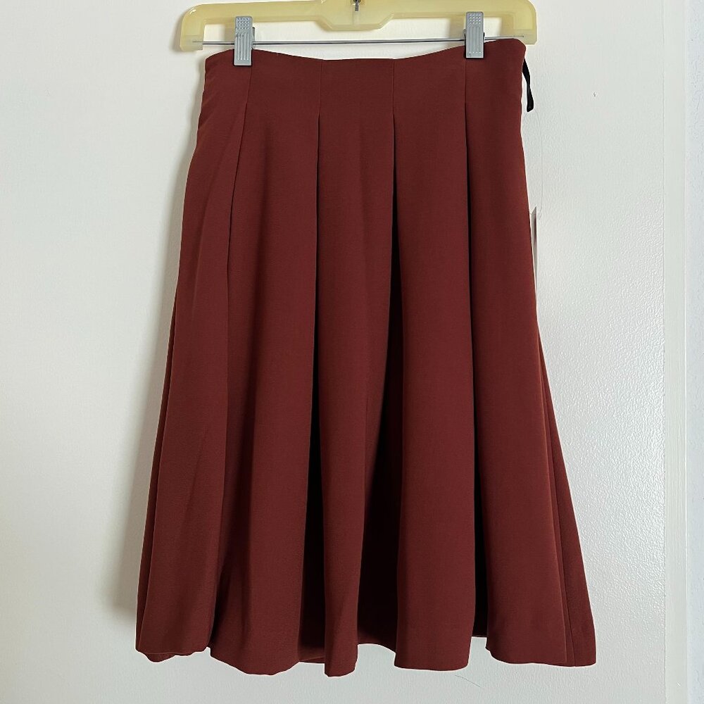 Uniqlo Crepe Tucked Skirt in Orange, Pleated with Pockets, Size Small – NWT